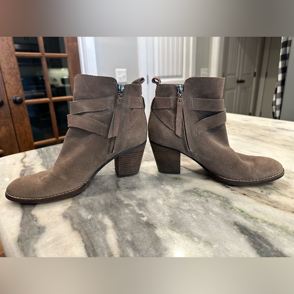 EUC Sam Edelman Morris Suede Block Heel Bootie Size 8 - Picture 4 of 10